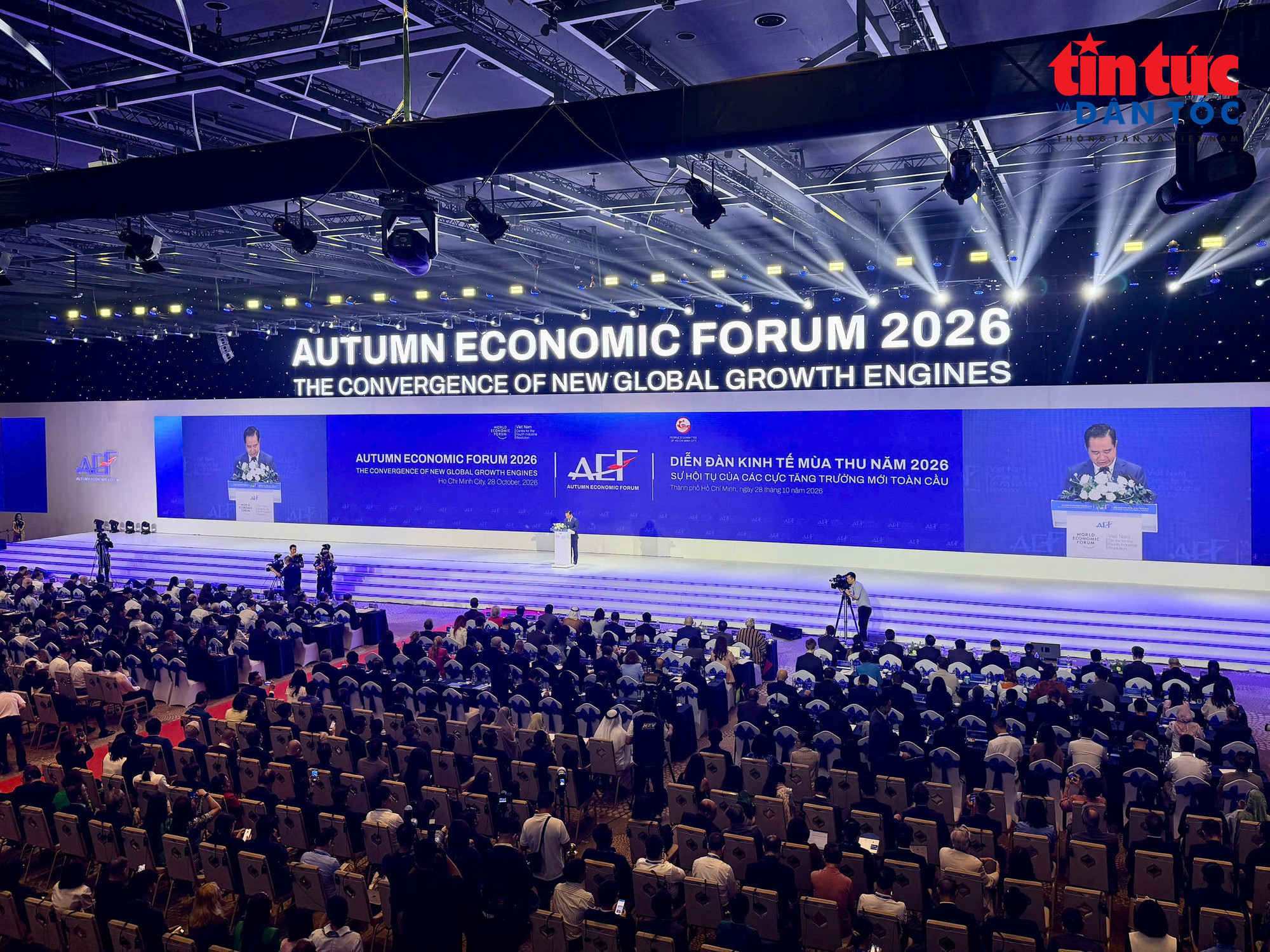 Quang cảnh phiên khai mạc và phiên toàn thể cấp cao Diễn đàn Kinh tế Mùa thu 2026. (Ảnh: Lưu Niệm/Báo Tin tức và Dân tộc)