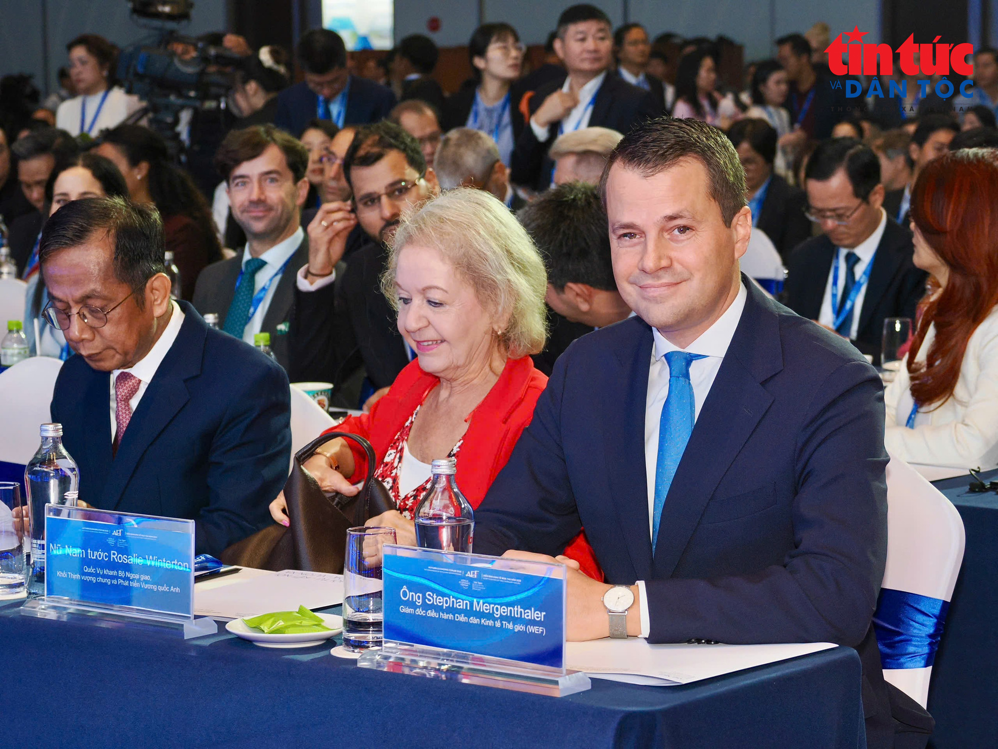 Các đại biểu tham dự phiên toàn thể cấp cao với chủ đề “Tinh thần hợp tác trong kỷ nguyên mới”. (Ảnh: Lưu Niệm/Báo Tin tức và Dân tộc)