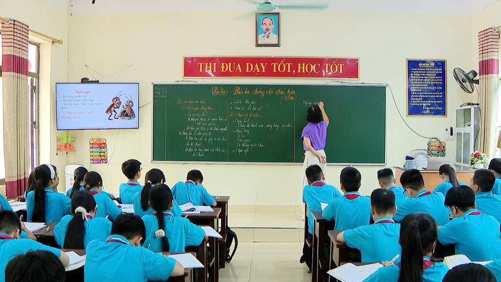 AI đang từng bước được đưa vào dạy và học tại Trường THCS Lý Tự Trọng, phường Hoa Lư góp phần đa dạng hóa phương pháp tiếp cận kiến thức. (Ảnh: Thùy Dung/TTXVN) AI đang từng bước được đưa vào dạy và học tại Trường THCS Lý Tự Trọng, phường Hoa Lư góp phần đa dạng hóa phương pháp tiếp cận kiến thức. (Ảnh: Thùy Dung/TTXVN)