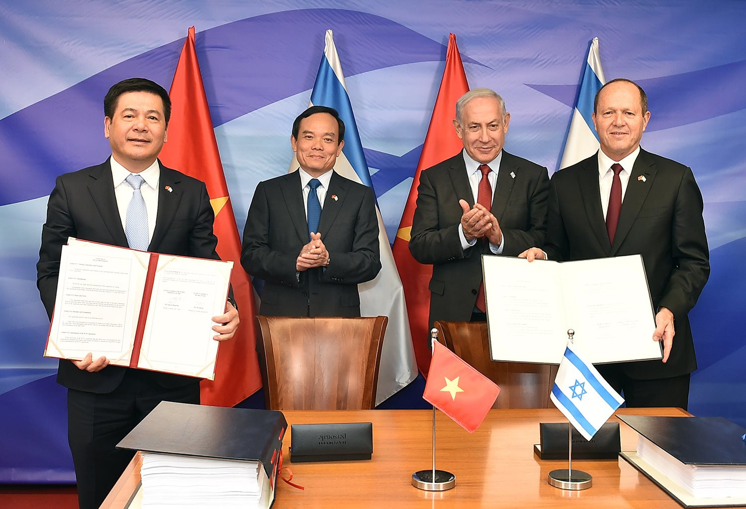 Lễ ký VIFTA diễn ra tại Văn phòng Thủ tướng Israel (Ảnh: TTXVN) Lễ ký VIFTA diễn ra tại Văn phòng Thủ tướng Israel (Ảnh: TTXVN)